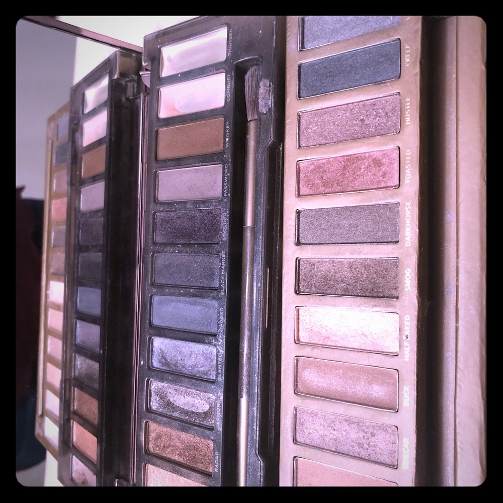 Urban Decay 2 eyeshadow palettes